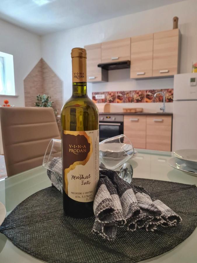 Apartman Goga With Pool And Jacuzzi Labin  Esterno foto