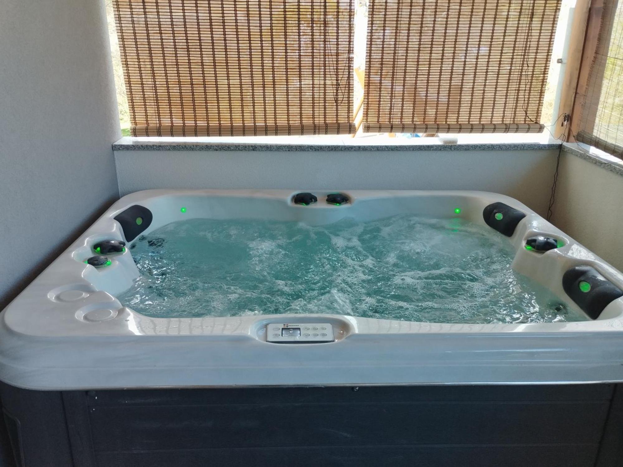 Apartman Goga With Pool And Jacuzzi Labin  Esterno foto